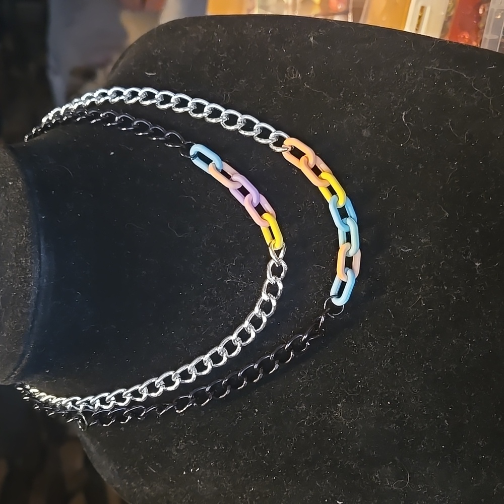 Multicolor Chain Necklace - Picture 2 of 10